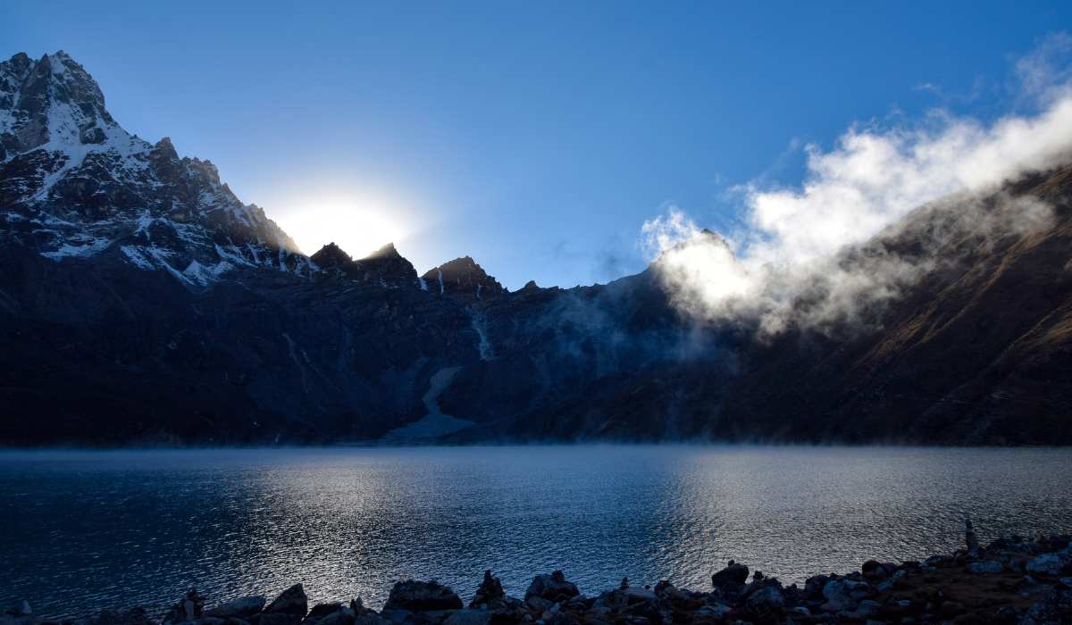 Gokyo Lake early morning view with gorgeous mountain