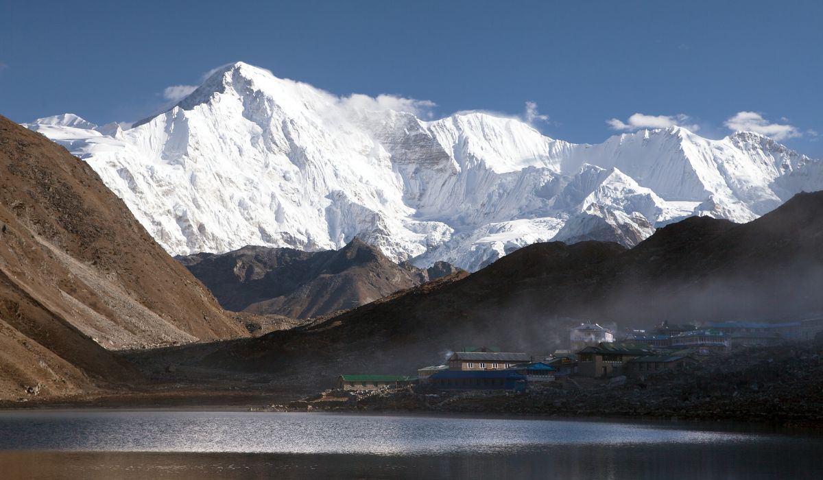 accomodation at Gokyo Trek in April