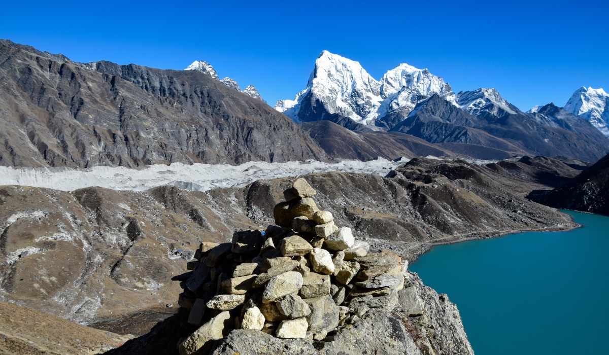  in Spring Gokyo Lake Crowds and Trail Atmosphere is peaceful
