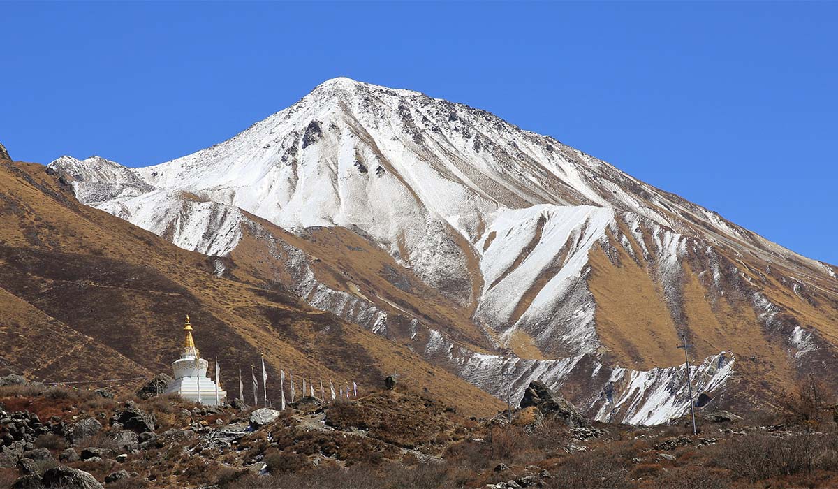 on the way to langtang trek in nepal