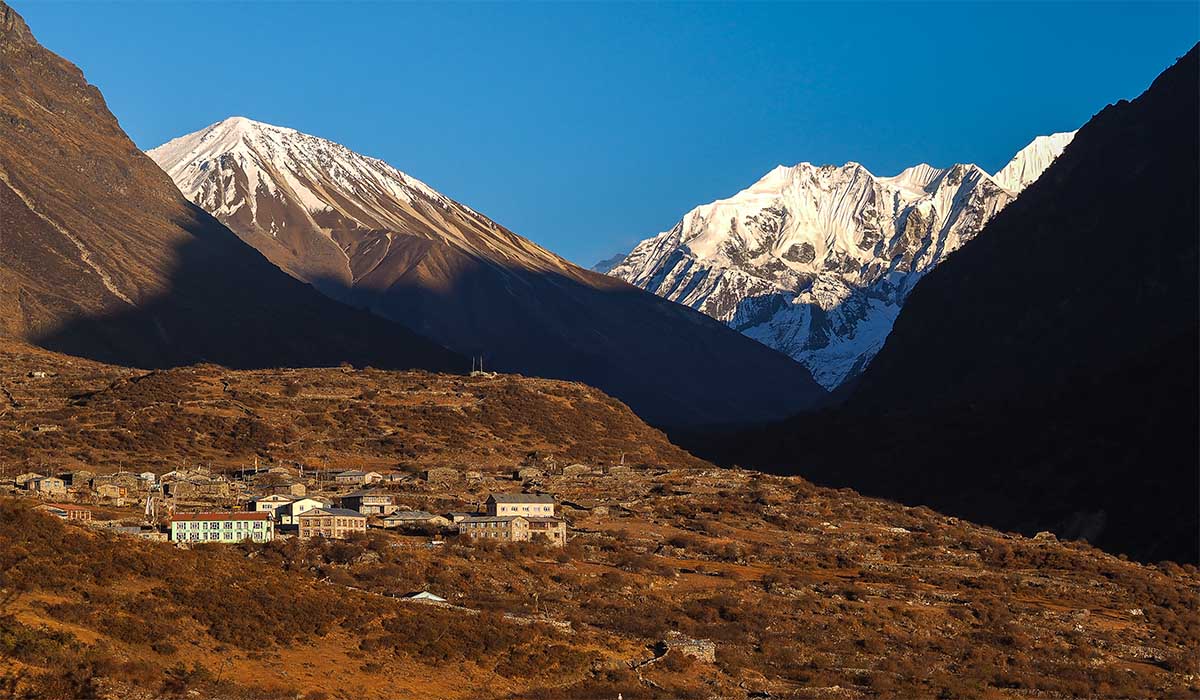 langtang gosainkunda weather and seasonal difficulty