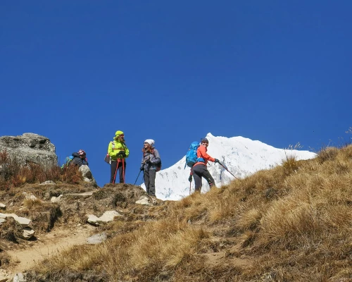 At Tho Of Kyanjin Rii